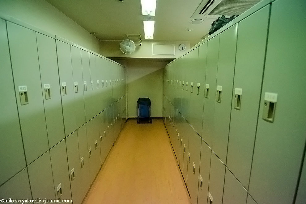 Как устроены японские капсульные отели Как устроены японские капсульные отели