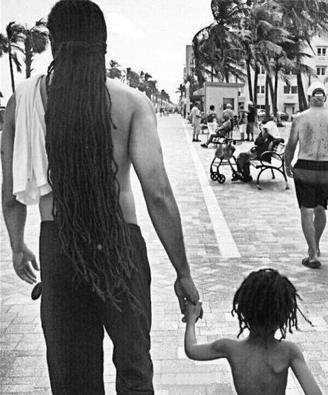 Сыновья на этих фотографиях — вылитые отцы (20 фото)