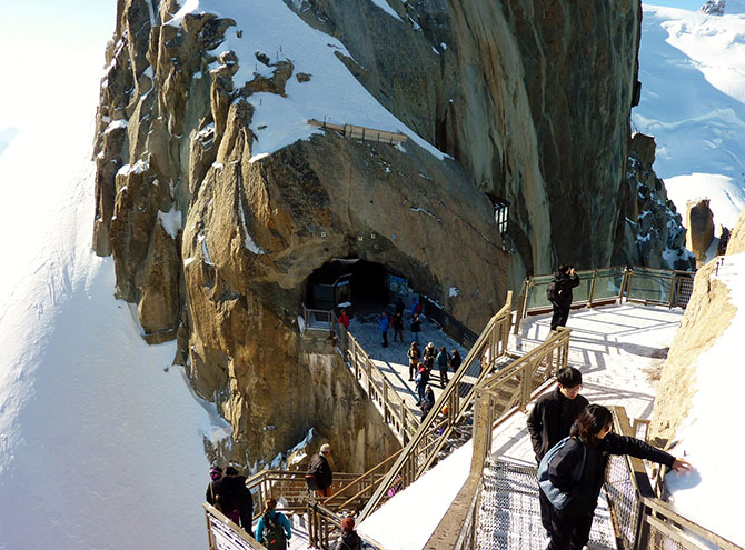 Рейтинг самых зрелищных смотровых площадок в мире (16 фото)