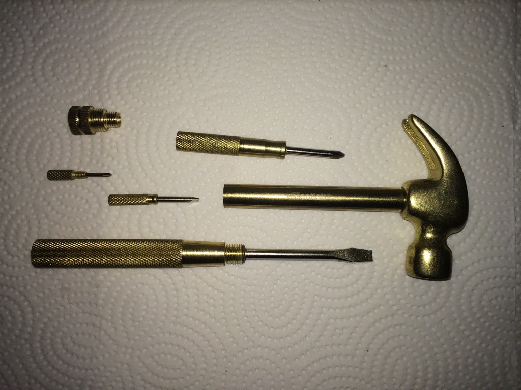 Многофункциональный молоток-матрешка (5 фото)