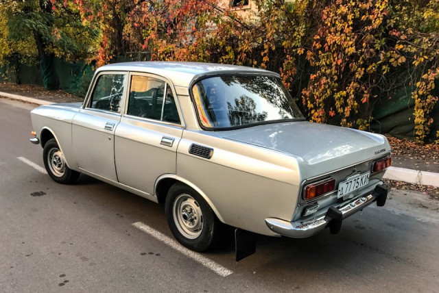 «Москвич-2140» в заводском цвете металлик