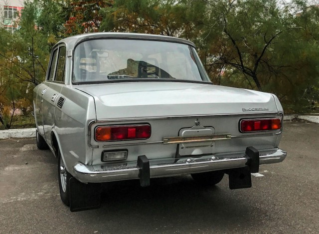 «Москвич-2140» в заводском цвете металлик