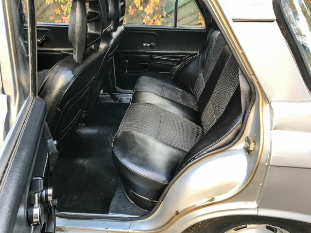 «Москвич-2140» в заводском цвете металлик