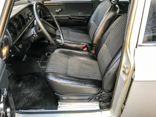 «Москвич-2140» в заводском цвете металлик