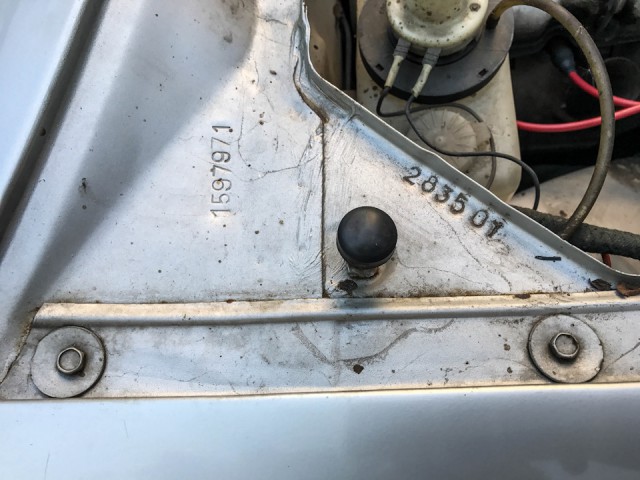 «Москвич-2140» в заводском цвете металлик