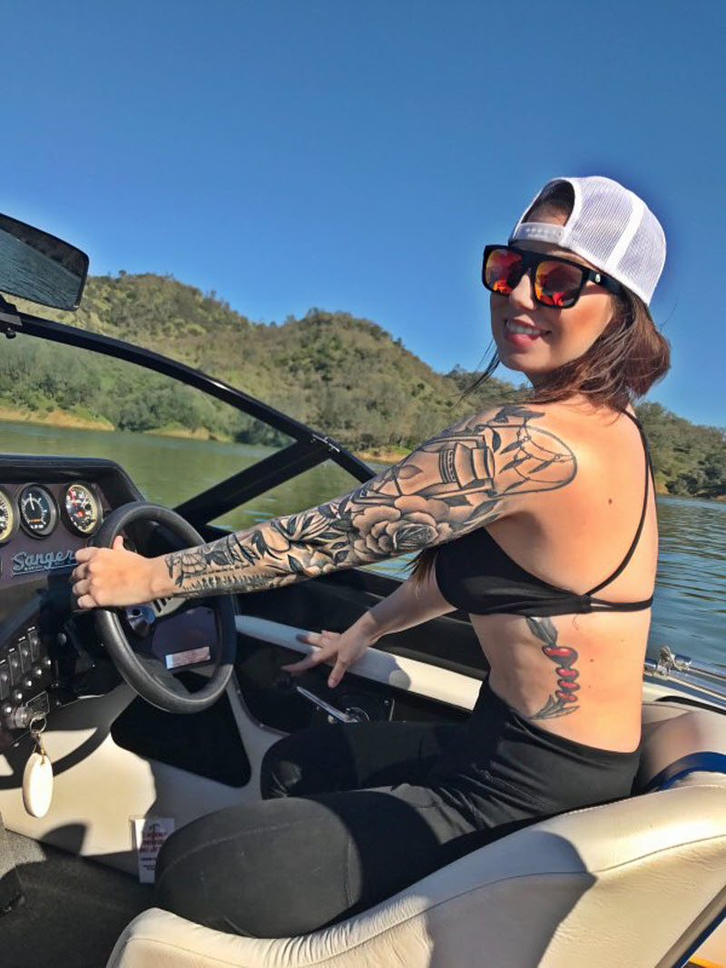 Сексуальные девчонки в очках от солнца