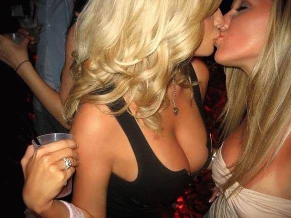 Украинские девушки - полицейские