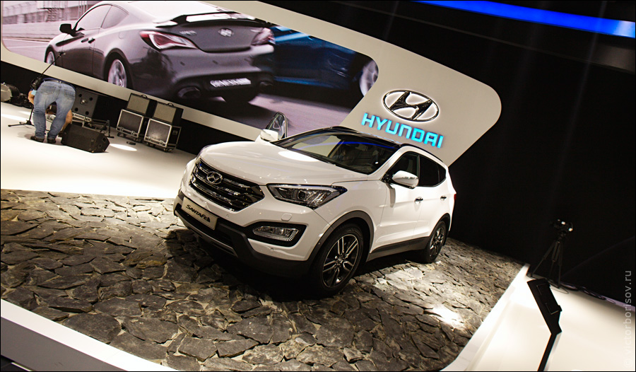 Московский международный автомобильный салон 2012 (37 фото)