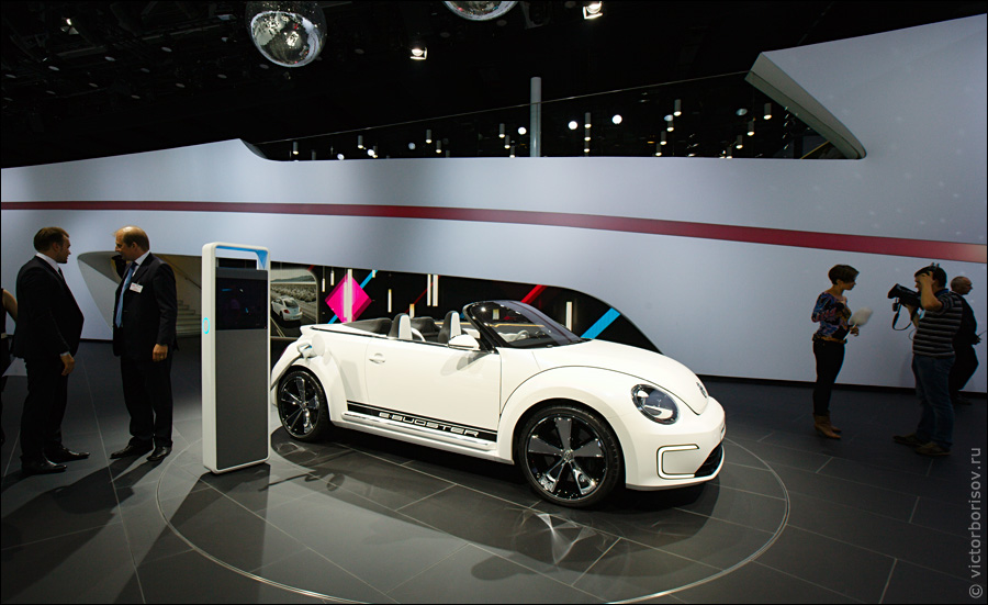 Московский международный автомобильный салон 2012 (37 фото)