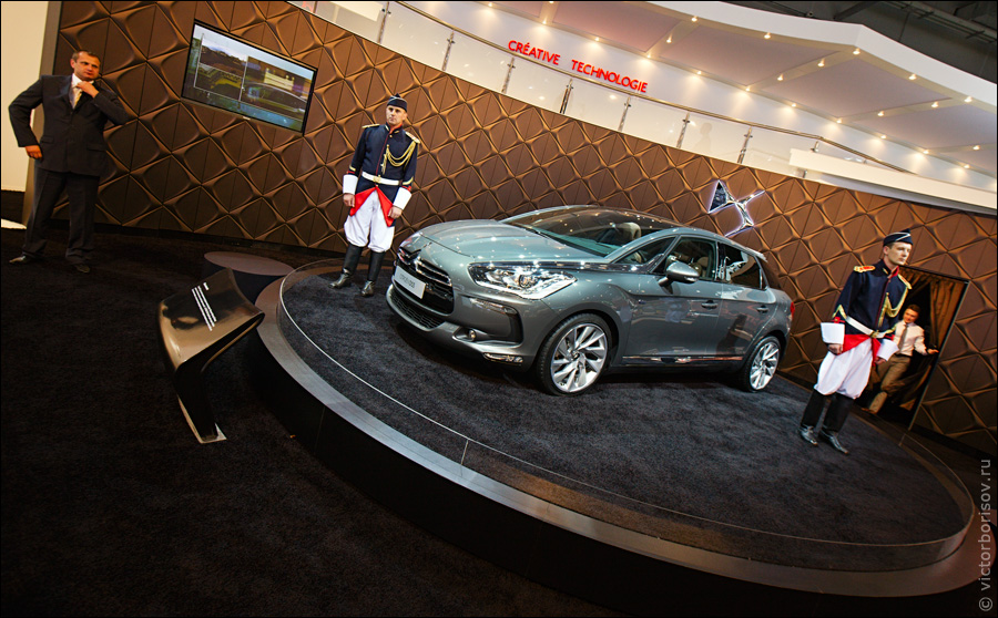 Московский международный автомобильный салон 2012 (37 фото)