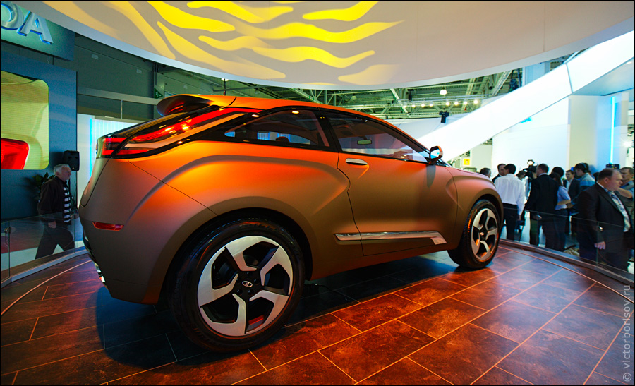 Московский международный автомобильный салон 2012 (37 фото)