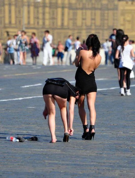 Девушки в коротких юбках