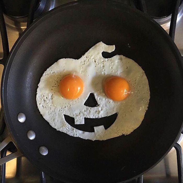 Картины из яичницы