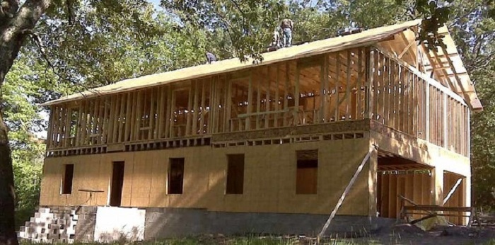 Дом, который самостоятельно построила многодетная мать