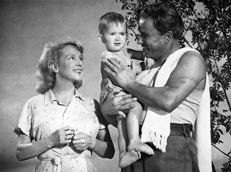 Неприятные секреты знаменитых советских фильмов Неприятные секреты знаменитых советских фильмов